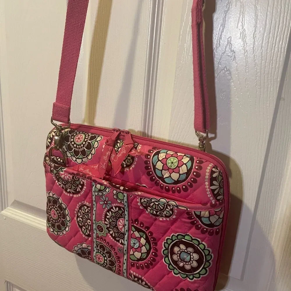 Vera Bradley Pink Cupcake Hard Shell Laptop Travel Bag Quilted Fabric.